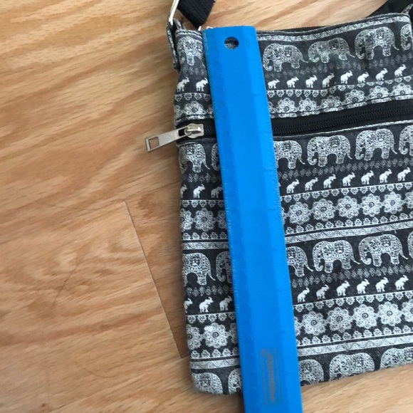 2FOR15✅ Tribal elephants cross shoulder bag - Picture 5 of 5
